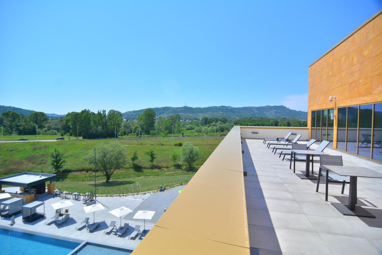 Mk Hotel Tirana Rinas エクステリア 写真 View from the rooftop