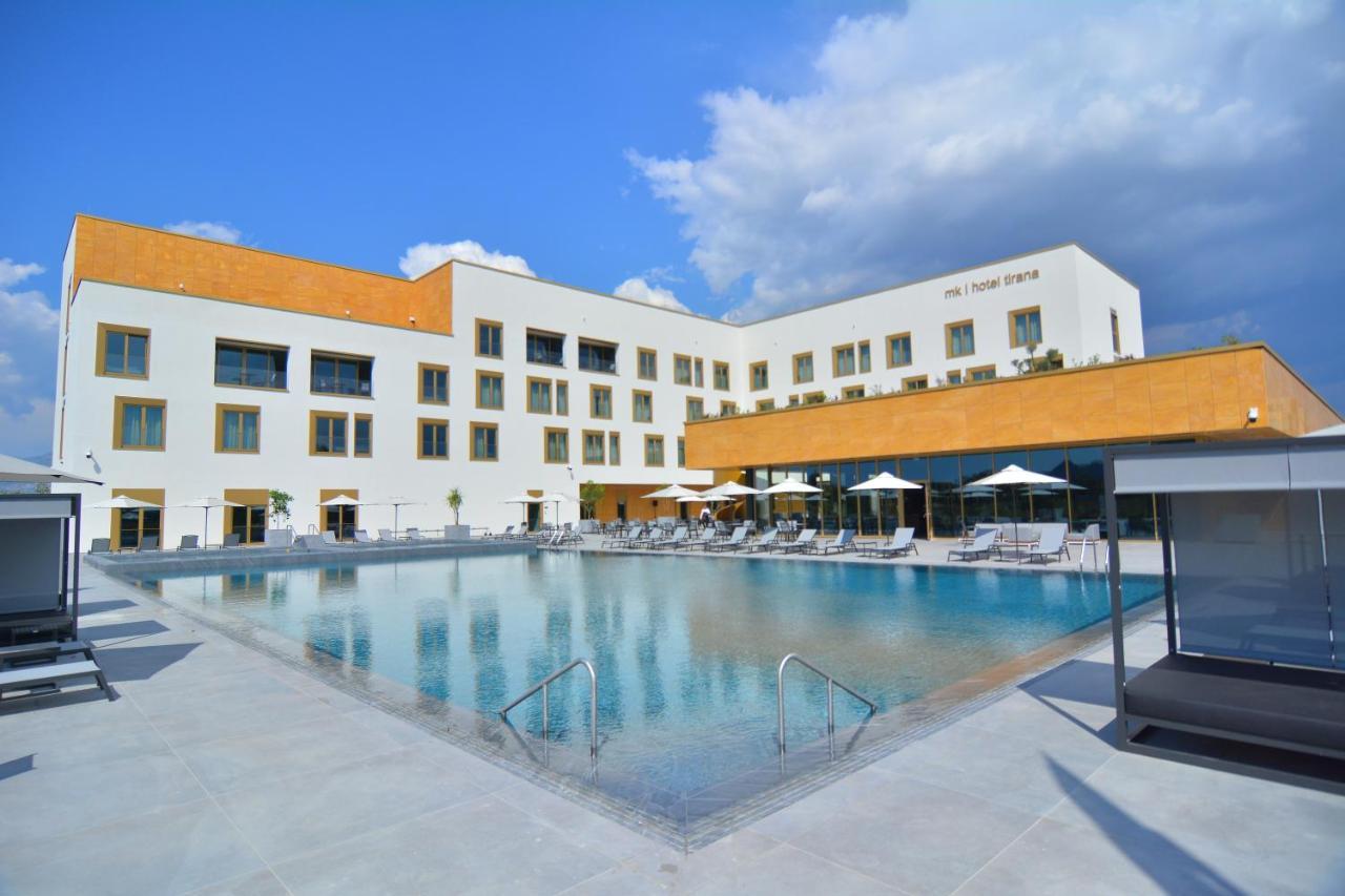 Mk Hotel Tirana Rinas エクステリア 写真 The hotel's swimming pool