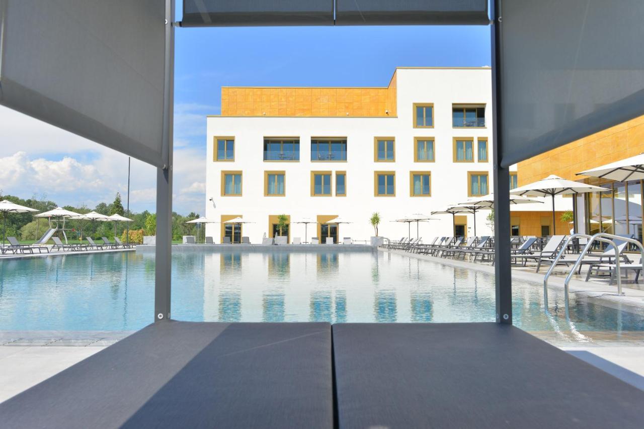 Mk Hotel Tirana Rinas エクステリア 写真