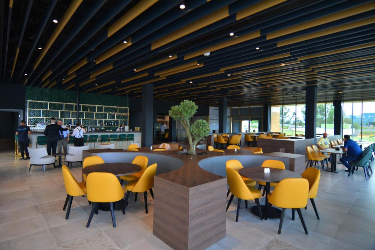 Mk Hotel Tirana Rinas エクステリア 写真 The interior of the lounge