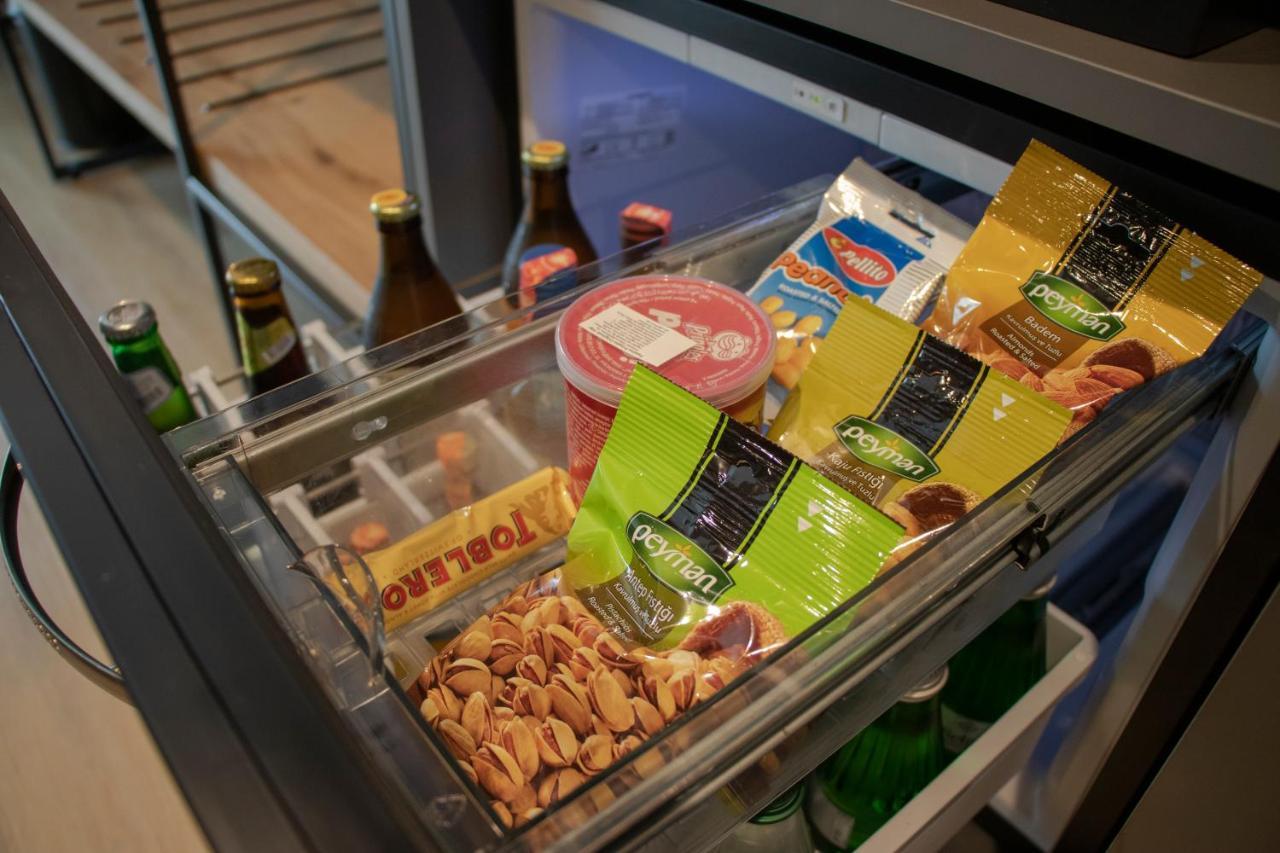 Mk Hotel Tirana Rinas エクステリア 写真 A drawer in a refrigerator