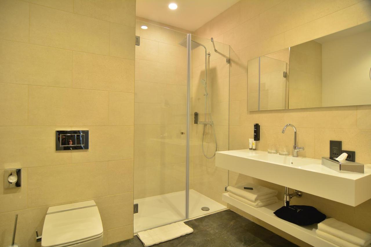 Mk Hotel Tirana Rinas エクステリア 写真 A shower enclosure