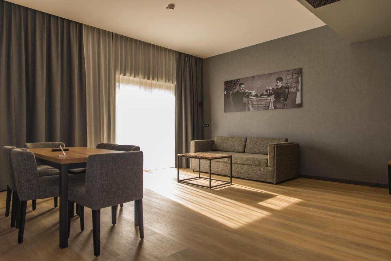 Mk Hotel Tirana Rinas エクステリア 写真