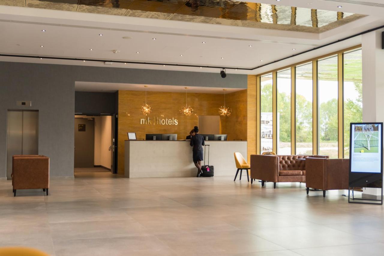 Mk Hotel Tirana Rinas エクステリア 写真 Lobby of M Hotel