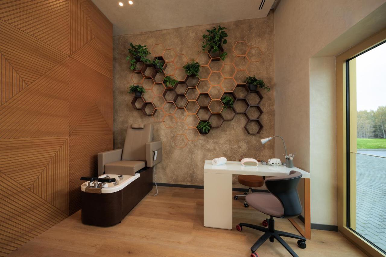 Mk Hotel Tirana Rinas エクステリア 写真 A doctor's office
